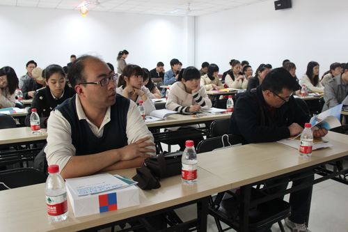 新鄉(xiāng)網(wǎng)站客服部第一期服務咨詢?nèi)諘h報道